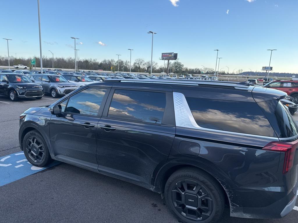 used 2025 Kia Carnival Hybrid car, priced at $39,071