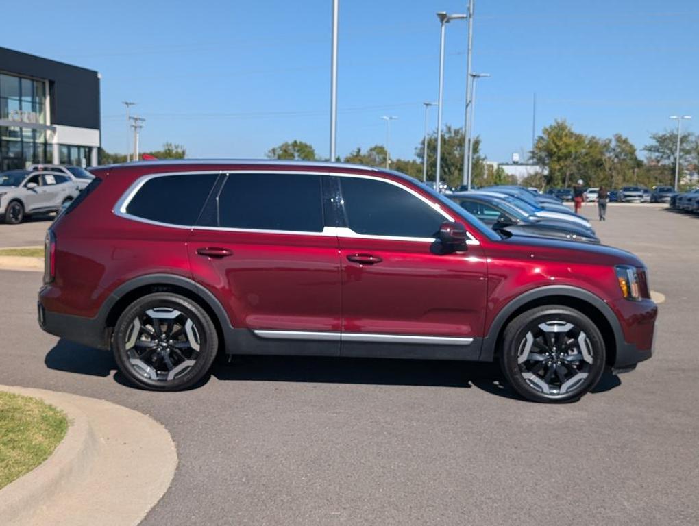 used 2024 Kia Telluride car, priced at $37,154
