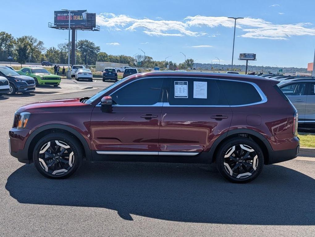 used 2024 Kia Telluride car, priced at $37,154