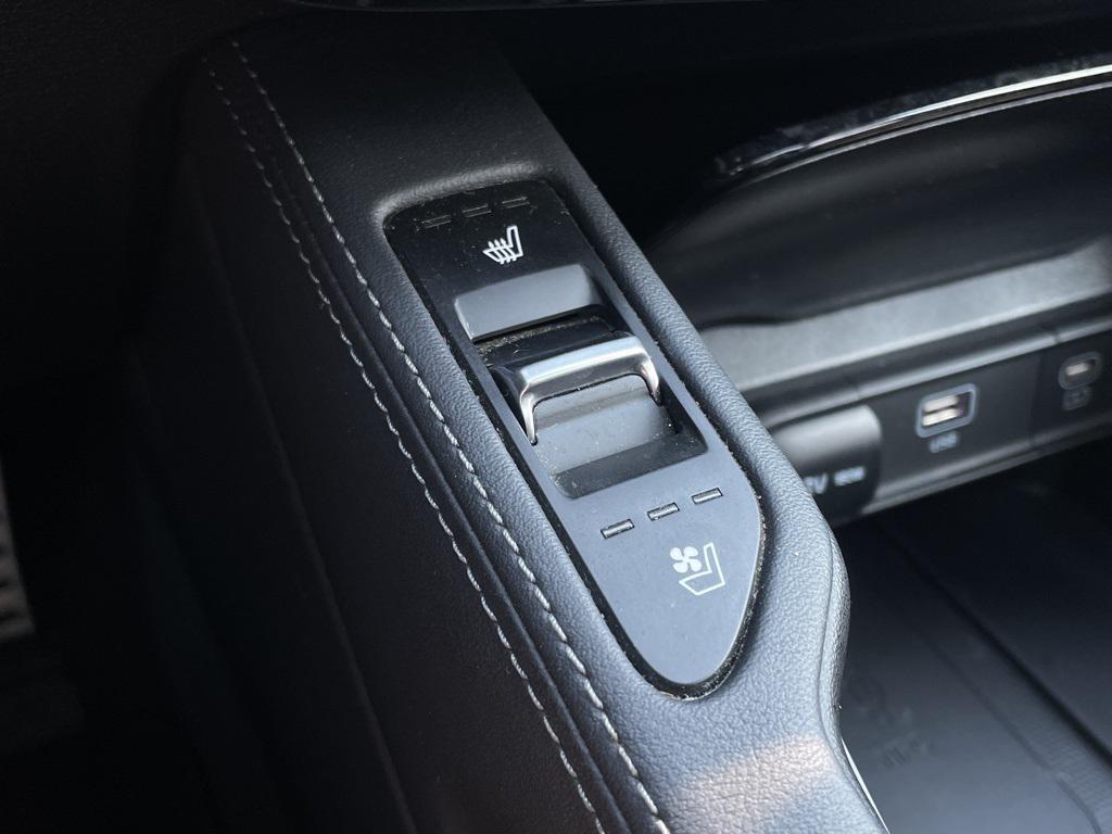 used 2024 Kia Telluride car, priced at $45,119