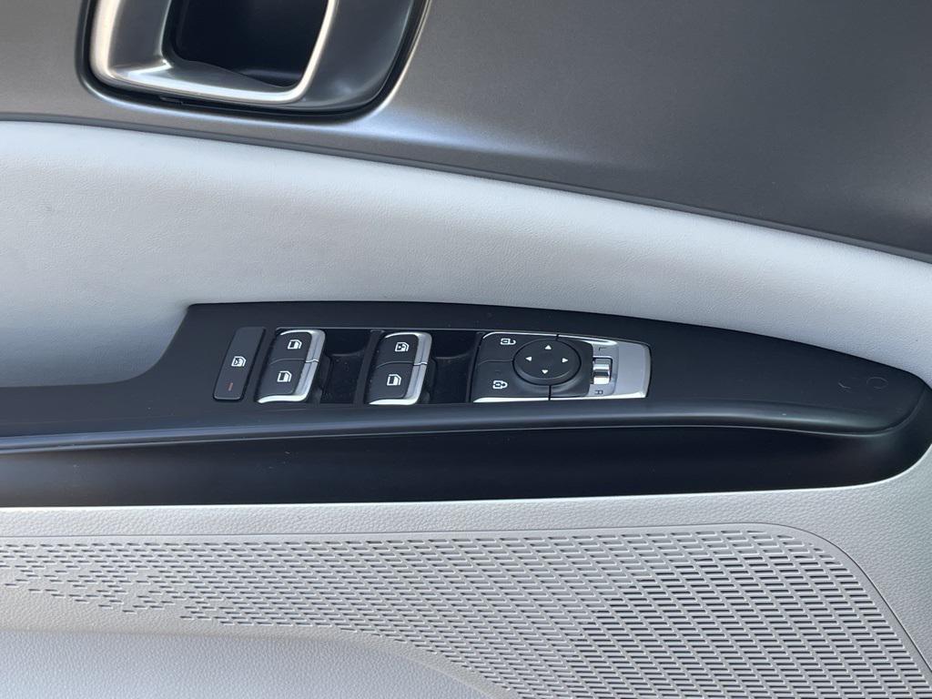 used 2024 Kia Carnival car, priced at $31,426