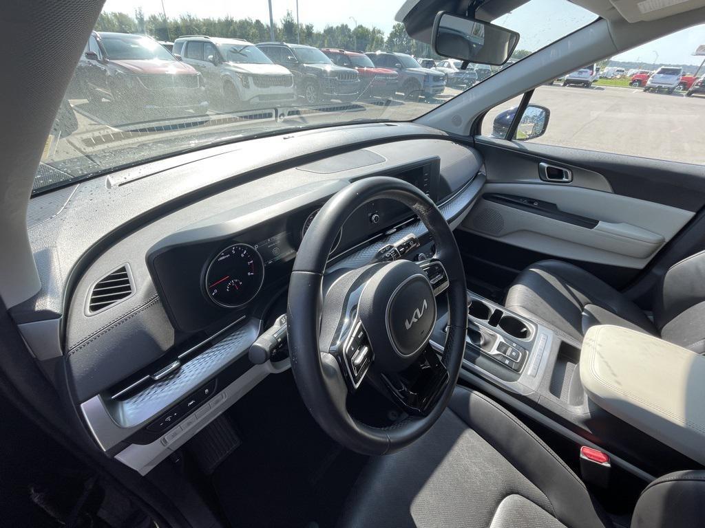 used 2024 Kia Carnival car, priced at $31,426