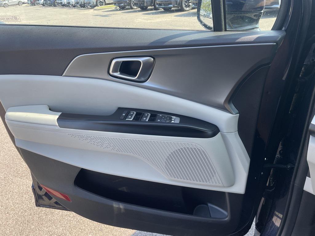 used 2024 Kia Carnival car, priced at $31,426