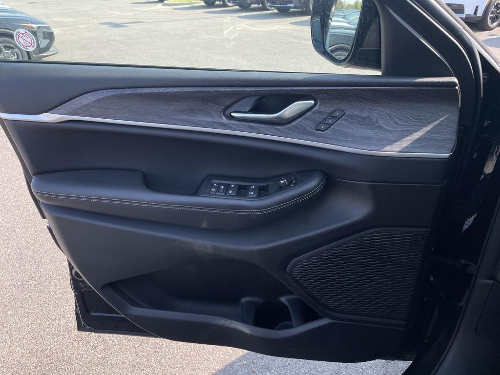 used 2024 Jeep Grand Cherokee L car, priced at $36,868