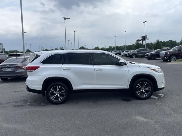 used 2019 Toyota Highlander car, priced at $21,395