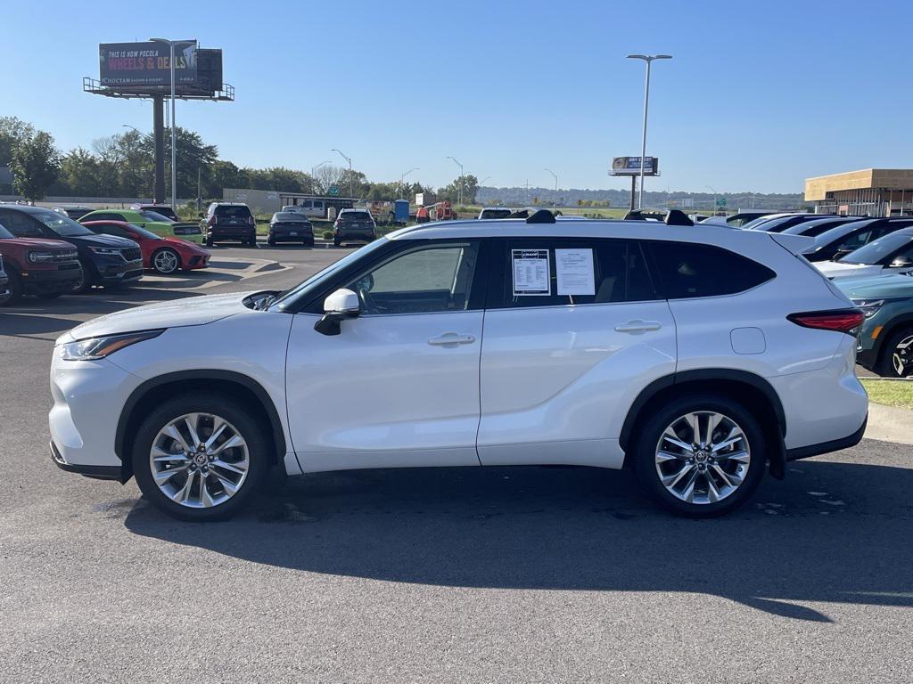 used 2020 Toyota Highlander car, priced at $27,779