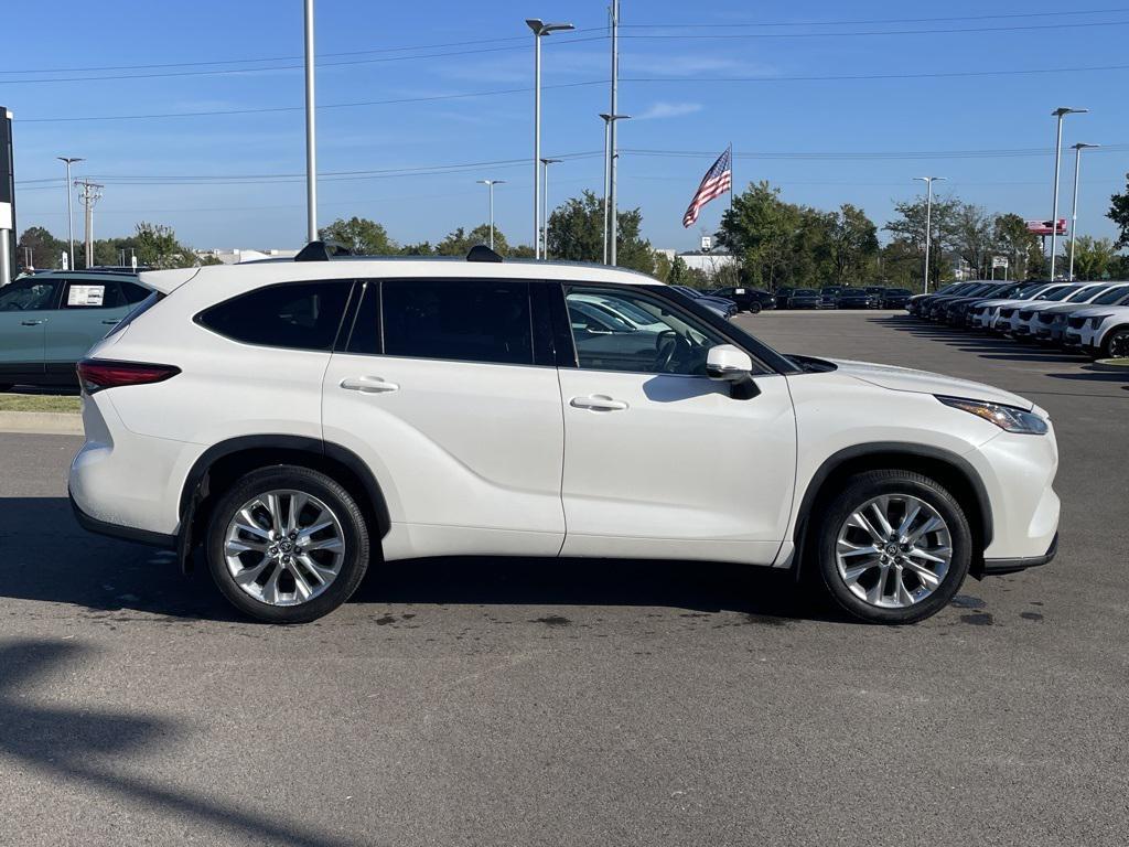 used 2020 Toyota Highlander car, priced at $27,779
