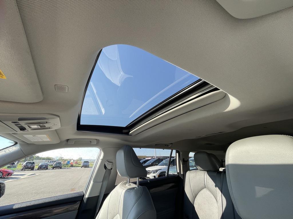 used 2020 Toyota Highlander car, priced at $27,779