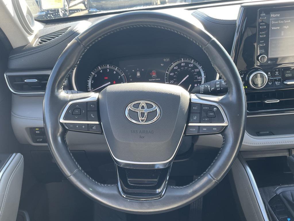 used 2020 Toyota Highlander car, priced at $27,779