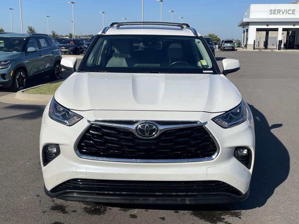 used 2020 Toyota Highlander car, priced at $27,779
