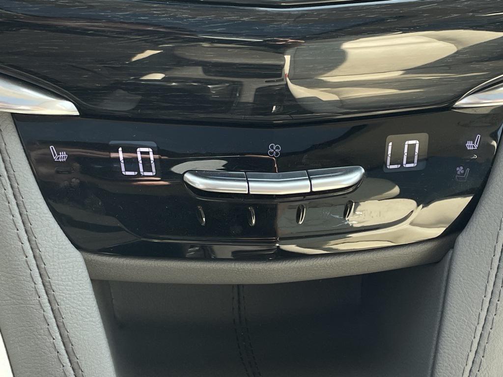 used 2023 Cadillac XT6 car, priced at $40,142