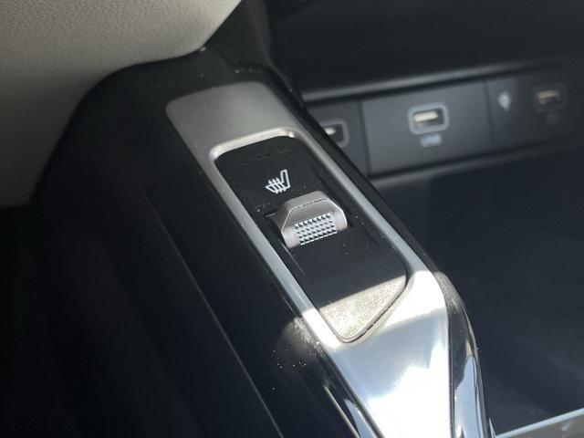 used 2022 Kia Sorento car, priced at $27,057