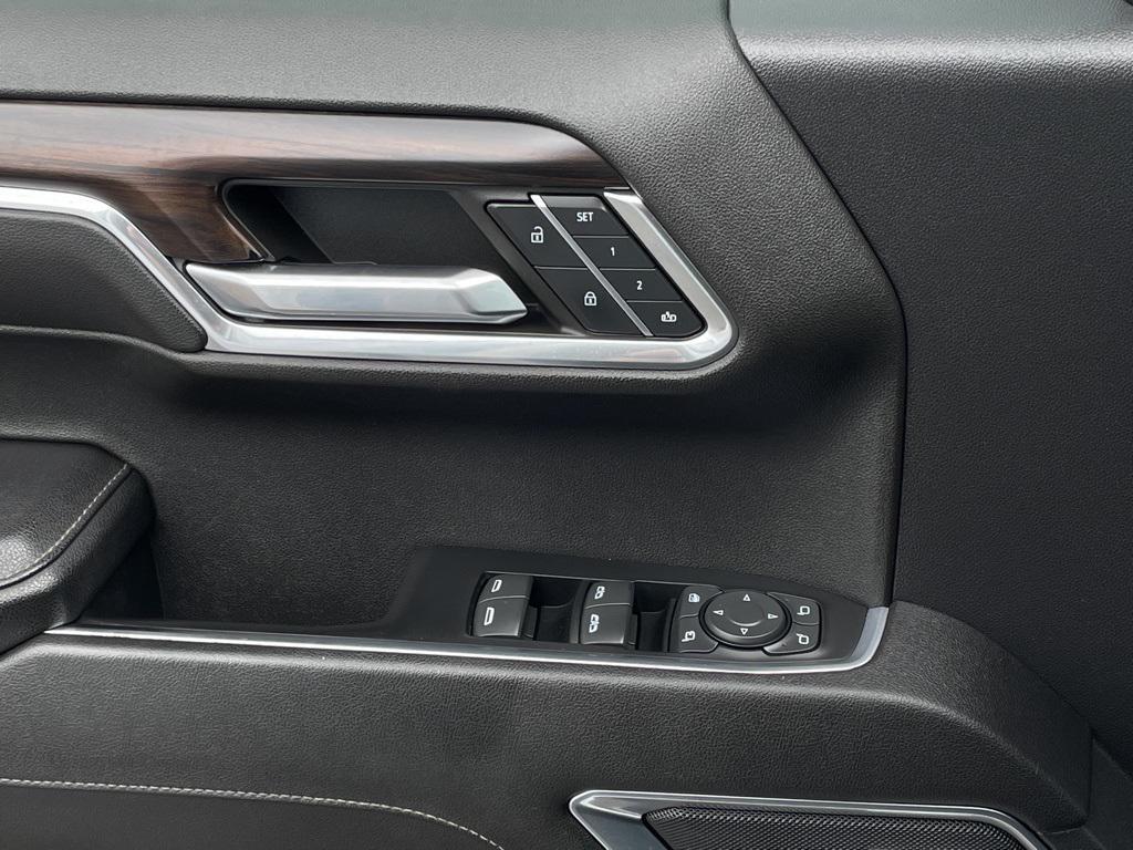 used 2023 GMC Sierra 1500 car, priced at $39,203