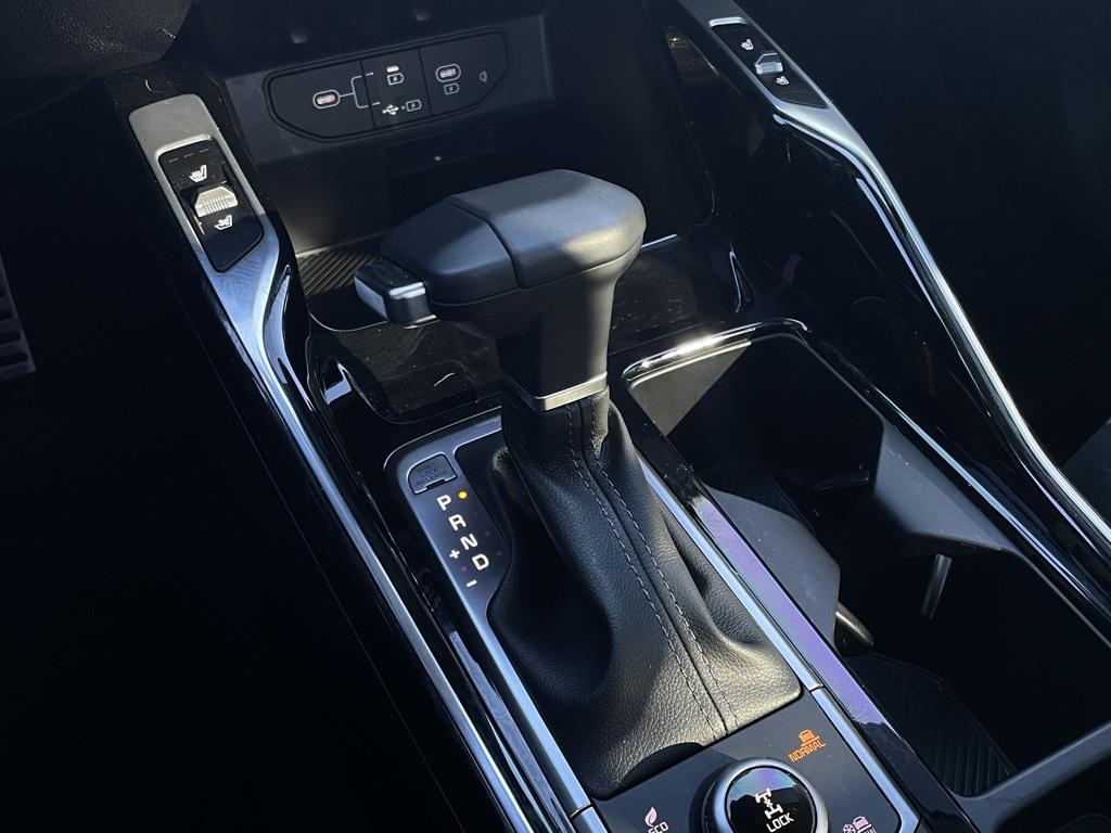 used 2024 Kia Sorento car, priced at $36,680