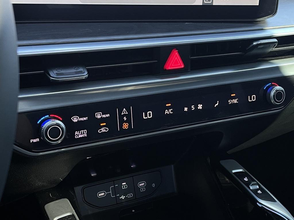 used 2024 Kia Sorento car, priced at $36,680