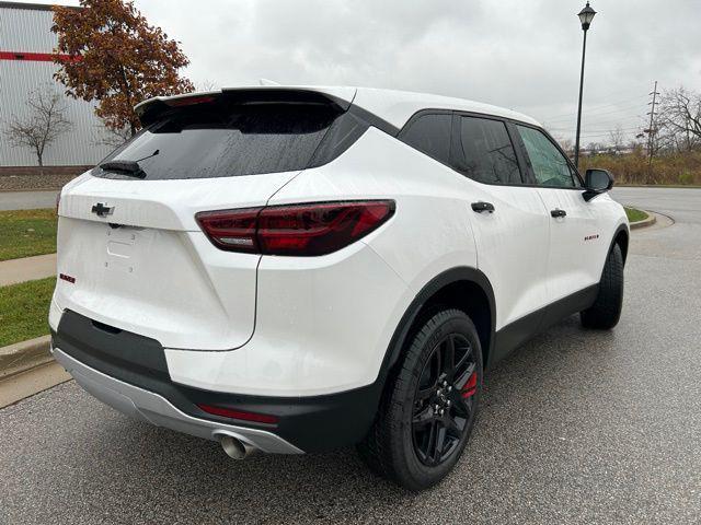 new 2025 Chevrolet Blazer car, priced at $38,075
