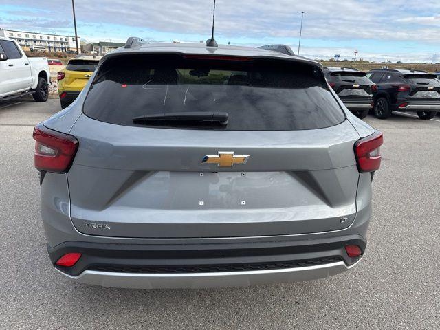 new 2026 Chevrolet Trax car, priced at $25,885