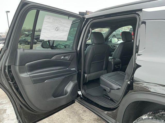 new 2026 Chevrolet Traverse car, priced at $46,211