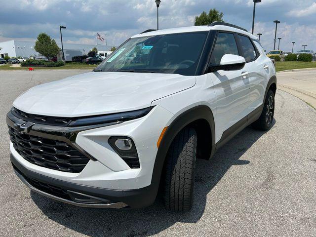 new 2025 Chevrolet TrailBlazer car, priced at $34,325