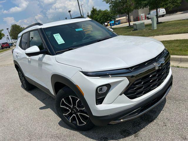 new 2025 Chevrolet TrailBlazer car, priced at $34,325