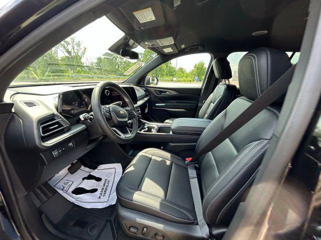 new 2025 Chevrolet Traverse car, priced at $45,315