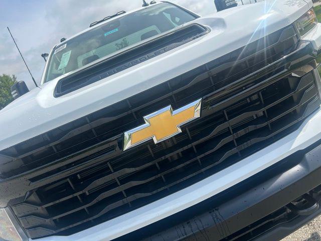 new 2025 Chevrolet Silverado 3500 car, priced at $53,070
