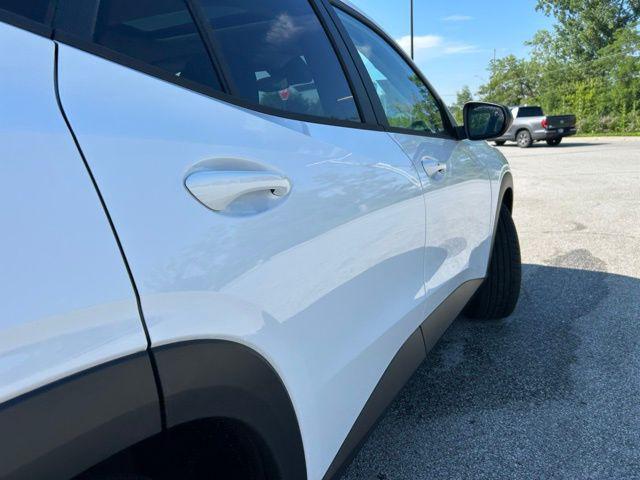 new 2025 Chevrolet Trax car, priced at $25,085