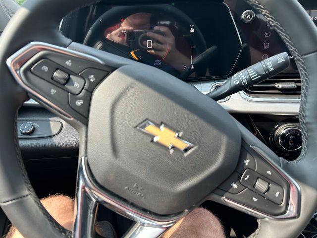 new 2025 Chevrolet Trax car