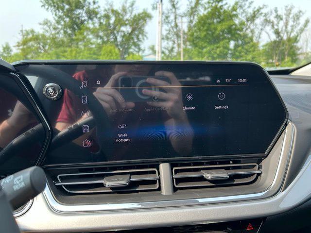 new 2025 Chevrolet Trax car