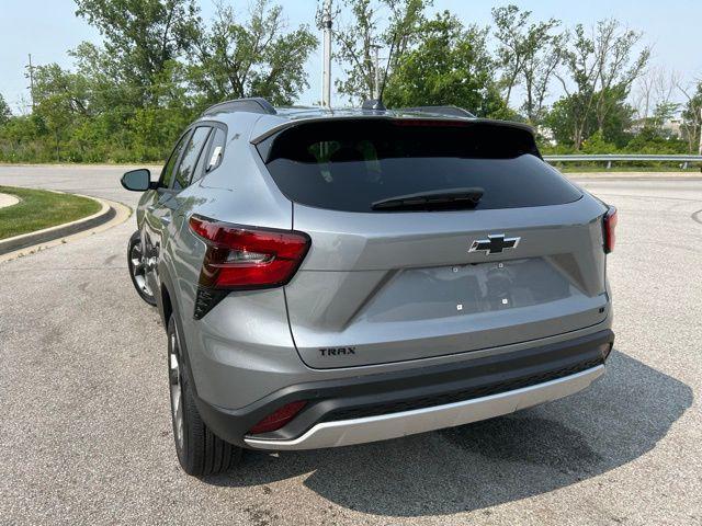 new 2025 Chevrolet Trax car