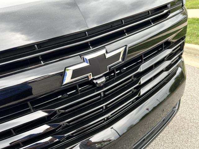 new 2025 Chevrolet Suburban car