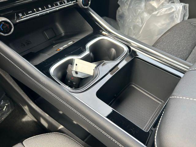 new 2025 Chevrolet Traverse car, priced at $42,480