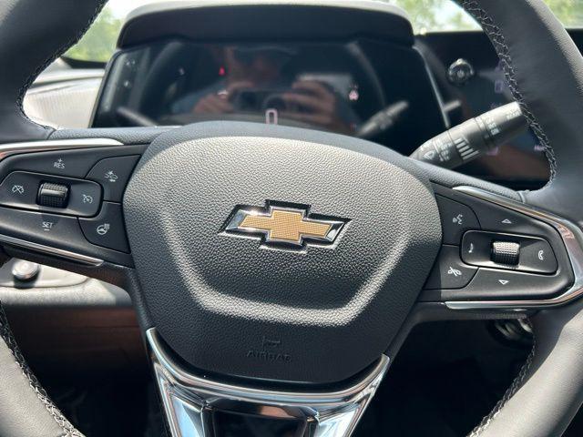 new 2025 Chevrolet Trax car, priced at $25,525