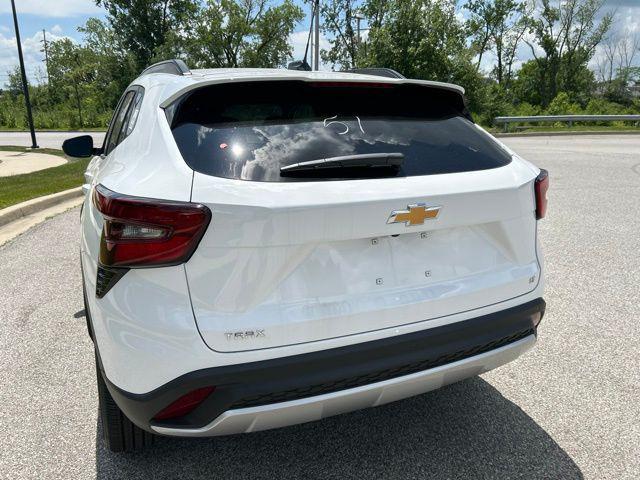 new 2025 Chevrolet Trax car, priced at $25,525