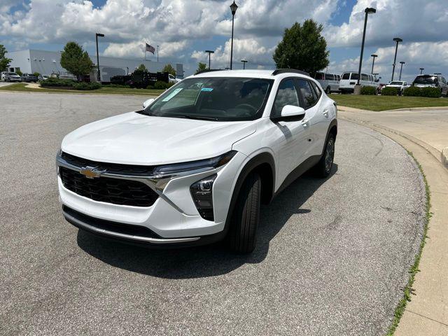 new 2025 Chevrolet Trax car, priced at $25,525