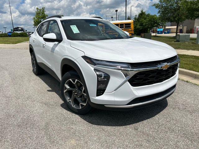 new 2025 Chevrolet Trax car, priced at $25,525