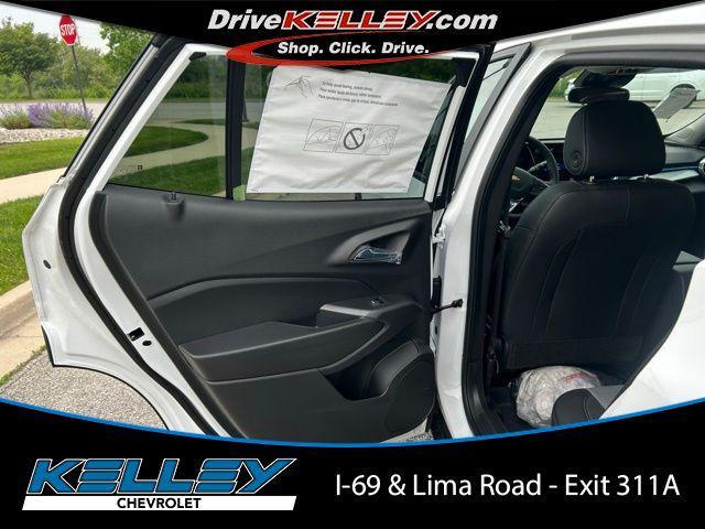 new 2025 Chevrolet Trax car, priced at $25,525