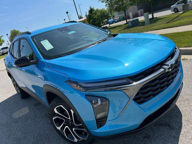 new 2025 Chevrolet Trax car, priced at $27,085