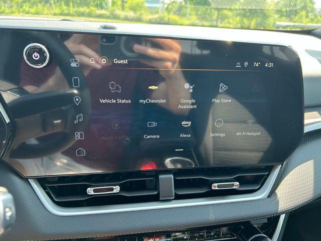 new 2025 Chevrolet Equinox car, priced at $31,995