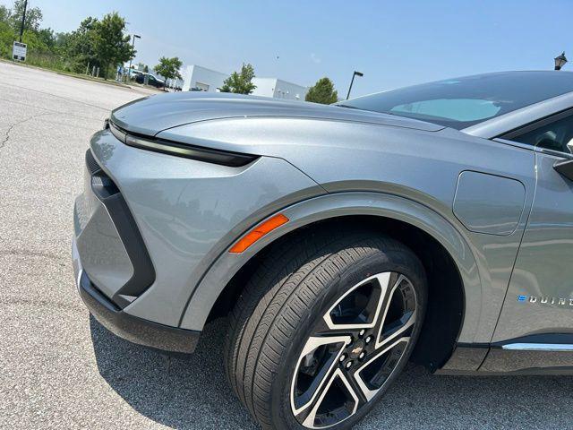 new 2025 Chevrolet Equinox EV car, priced at $46,690