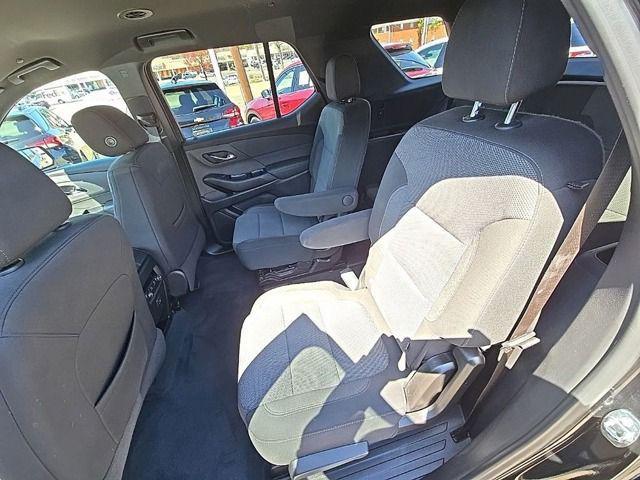 used 2023 Chevrolet Traverse car, priced at $33,594
