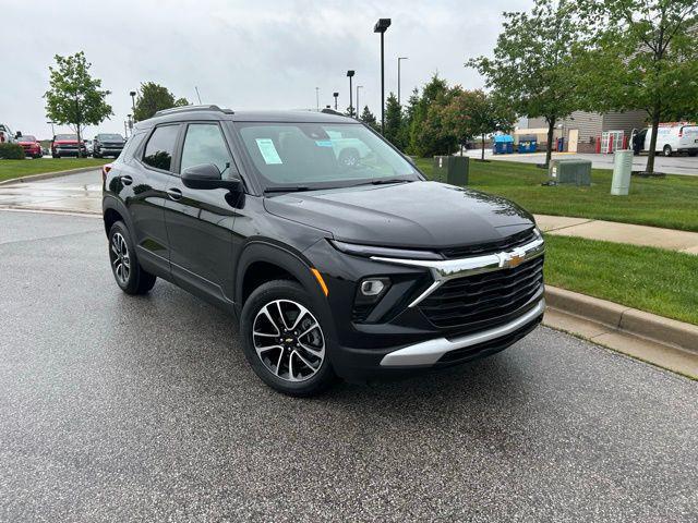 new 2025 Chevrolet TrailBlazer car, priced at $30,080
