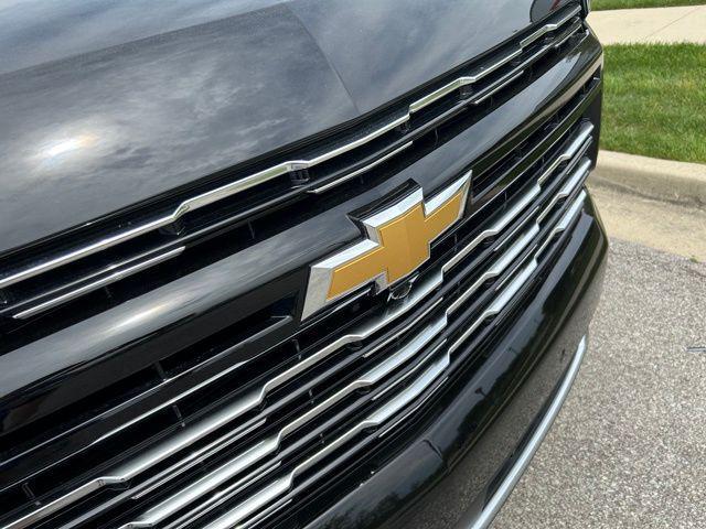 new 2025 Chevrolet Suburban car, priced at $99,245
