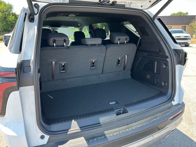 new 2025 Chevrolet Traverse car, priced at $44,245
