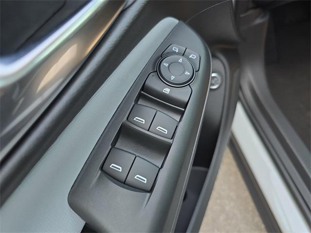 new 2025 Buick Envista car, priced at $26,854