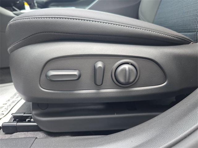 new 2025 Buick Envista car, priced at $25,704