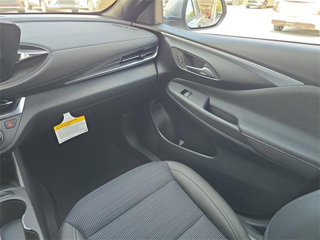 new 2025 Buick Envista car, priced at $25,670