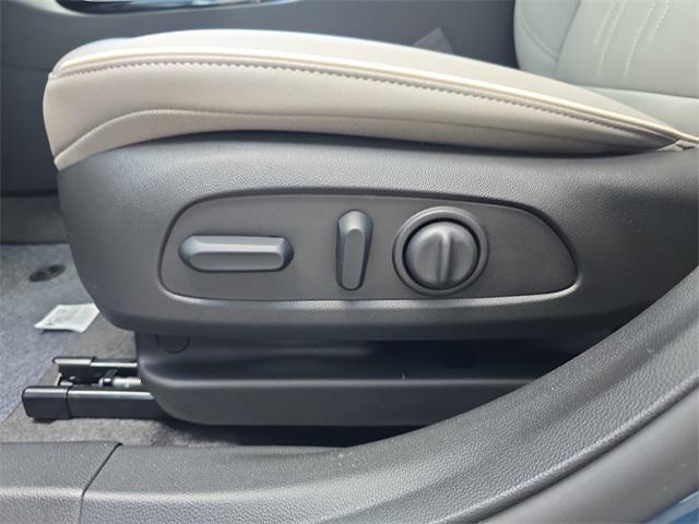 new 2025 Buick Envista car, priced at $29,380