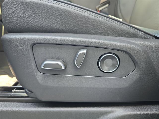 new 2025 GMC Yukon XL car, priced at $85,014