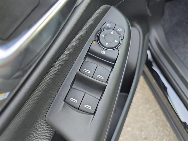 new 2025 Buick Envista car, priced at $24,300